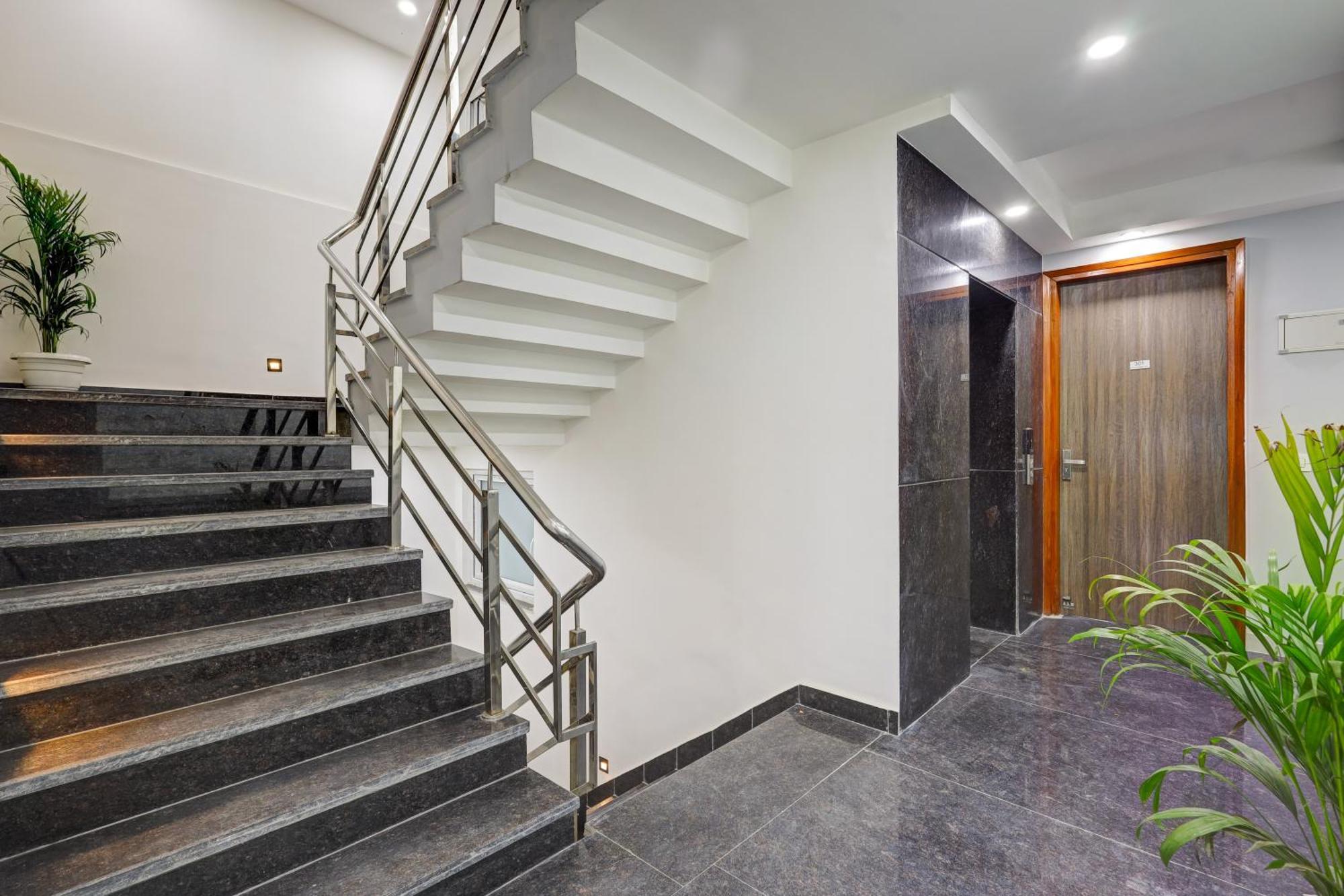 1Bhk Suites Opp Marriott - Huda City Centre คูร์เคาน์ ภายนอก รูปภาพ